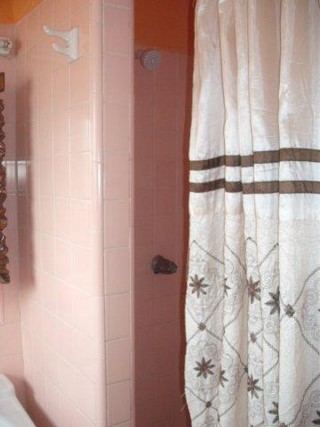 Baño completo en el apartamento Janet
