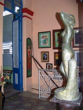 Entrada a las habitaciones del Hostal La Preferida