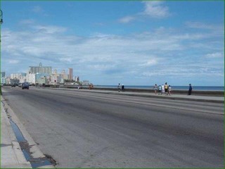 Otra vista del malecon, a pocos metros de la Casa particular en la Habana