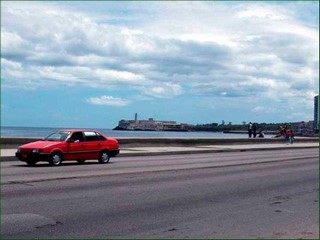 El malecon, a escasos metros de la Casa Colonial Vicente