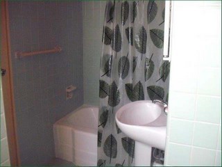 Baño completo en el apartamento Janet