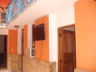 Patio en el centro del Hostal Rodriguez