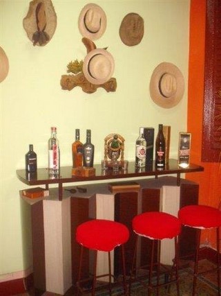 Minibar en la sala de estar de la Casa Colonial Vicente